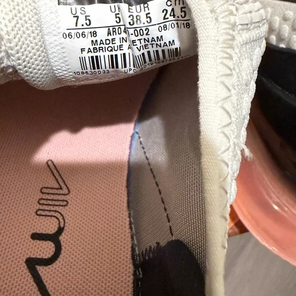 Nike Women's White and Black Sneakers - Picture 4 of 5